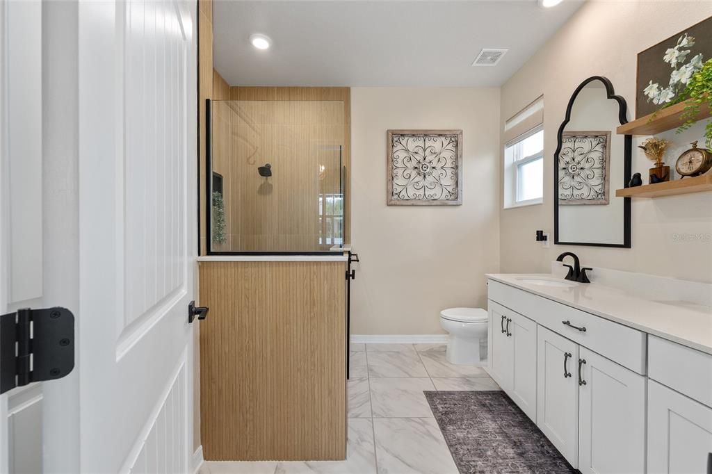 For Sale: $379,750 (2 beds, 2 baths, 1747 Square Feet)