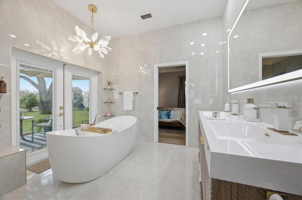 En Venta: $1,250,000 (6 camas, 3 baños, 3814 Pies cuadrados)