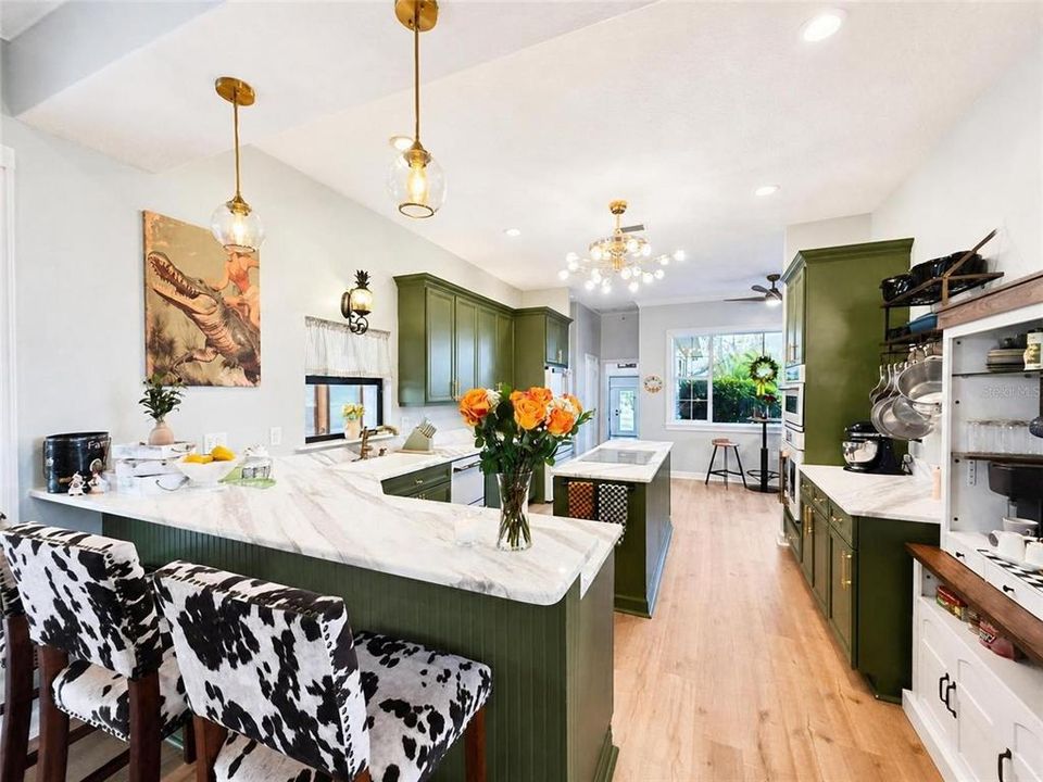 En Venta: $1,250,000 (6 camas, 3 baños, 3814 Pies cuadrados)