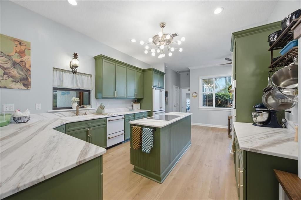 En Venta: $1,250,000 (6 camas, 3 baños, 3814 Pies cuadrados)