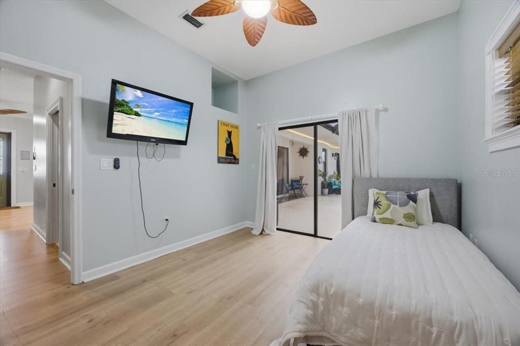En Venta: $1,250,000 (6 camas, 3 baños, 3814 Pies cuadrados)
