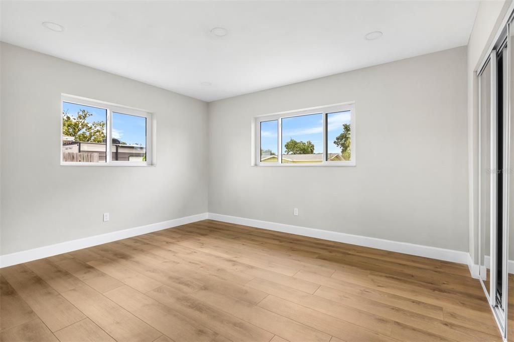 For Sale: $478,500 (3 beds, 3 baths, 1384 Square Feet)