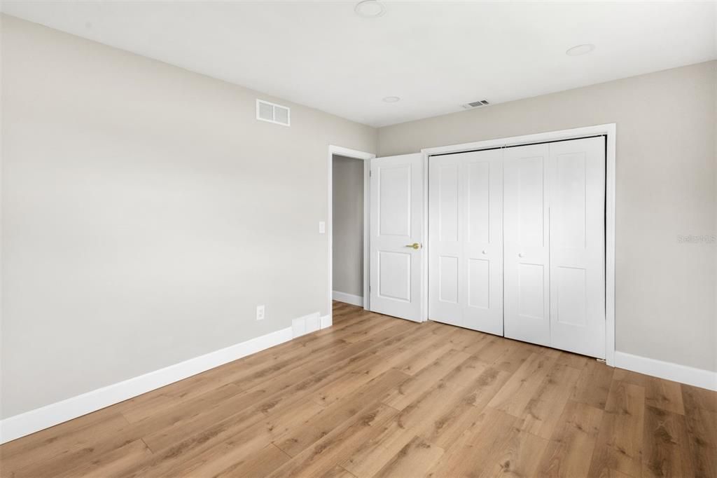 For Sale: $478,500 (3 beds, 3 baths, 1384 Square Feet)