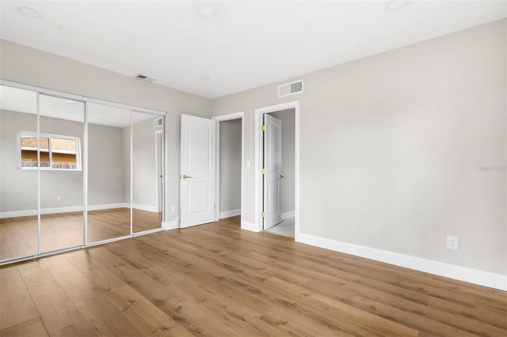 For Sale: $478,500 (3 beds, 3 baths, 1384 Square Feet)