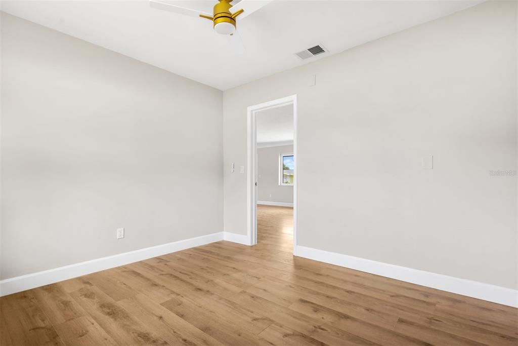 For Sale: $478,500 (3 beds, 3 baths, 1384 Square Feet)