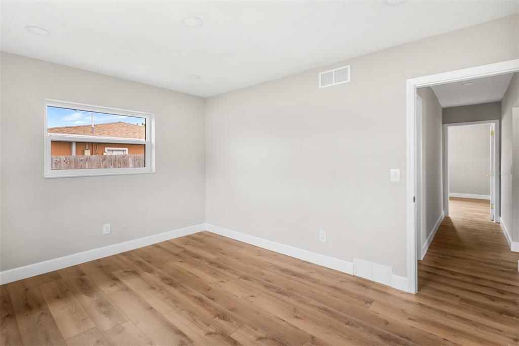 For Sale: $478,500 (3 beds, 3 baths, 1384 Square Feet)