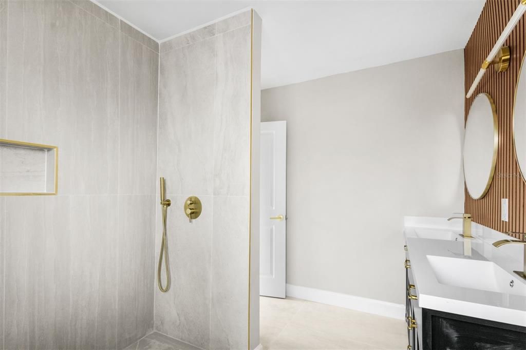 For Sale: $478,500 (3 beds, 3 baths, 1384 Square Feet)