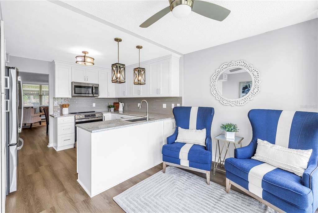 На продажу: $219,900 (2 спален, 2 ванн, 1035 Квадратных фут)