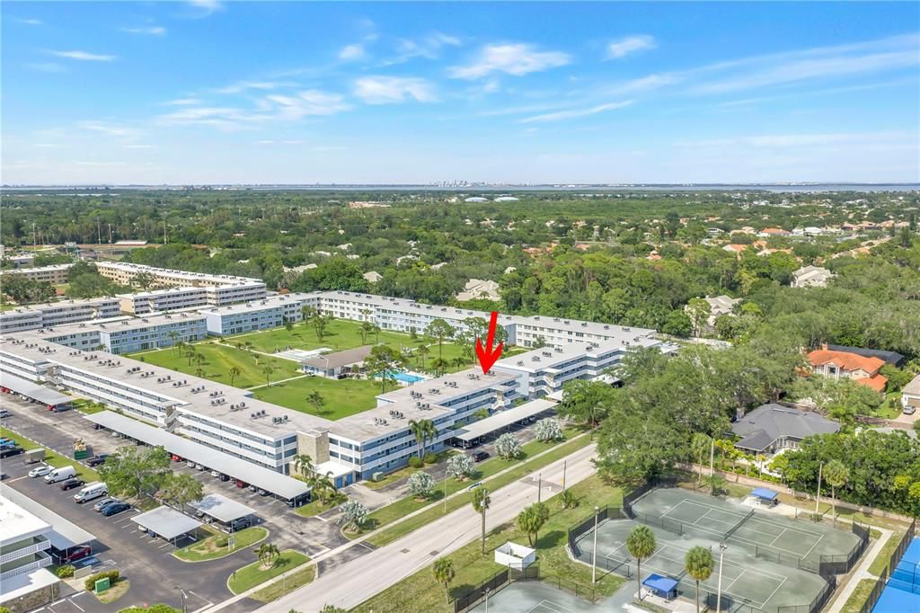 На продажу: $219,900 (2 спален, 2 ванн, 1035 Квадратных фут)