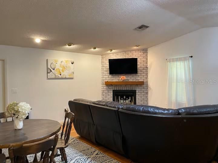 For Sale: $525,000 (4 beds, 0 baths, 1919 Square Feet)