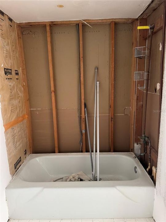 For Sale: $35,000 (1 beds, 1 baths, 704 Square Feet)
