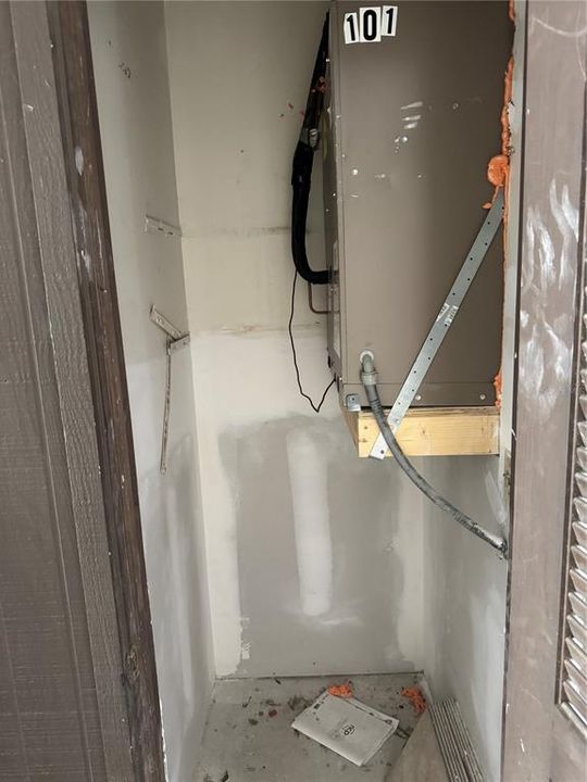 For Sale: $35,000 (1 beds, 1 baths, 704 Square Feet)