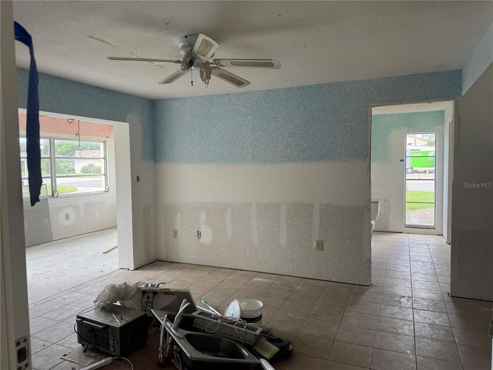 For Sale: $35,000 (1 beds, 1 baths, 704 Square Feet)