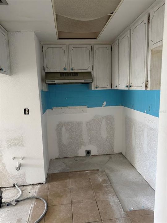 For Sale: $35,000 (1 beds, 1 baths, 704 Square Feet)