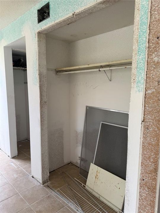 For Sale: $35,000 (1 beds, 1 baths, 704 Square Feet)