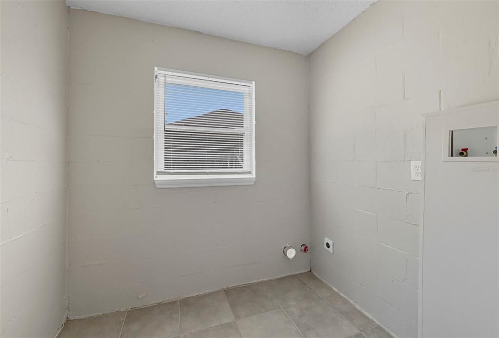 For Sale: $341,880 (3 beds, 2 baths, 1806 Square Feet)
