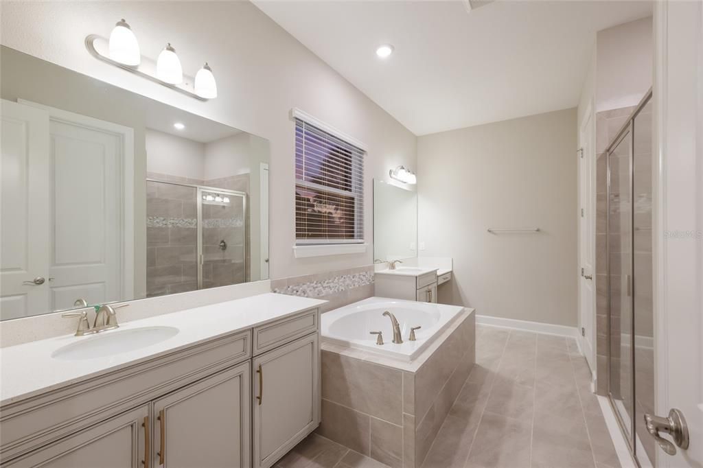 For Sale: $1,290,000 (8 beds, 4 baths, 5151 Square Feet)