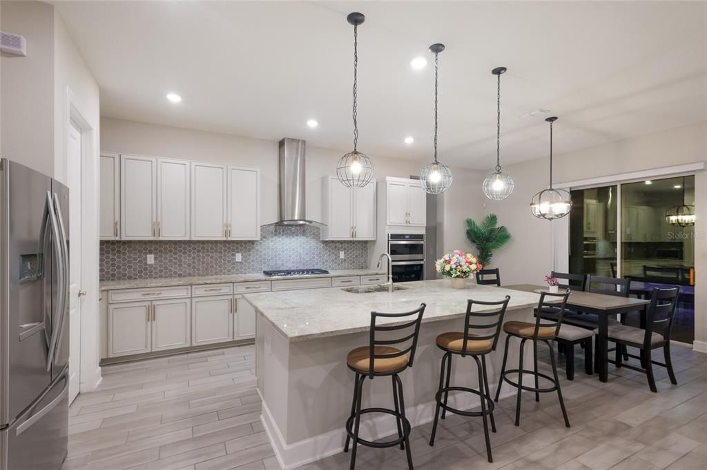 For Sale: $1,290,000 (8 beds, 4 baths, 5151 Square Feet)