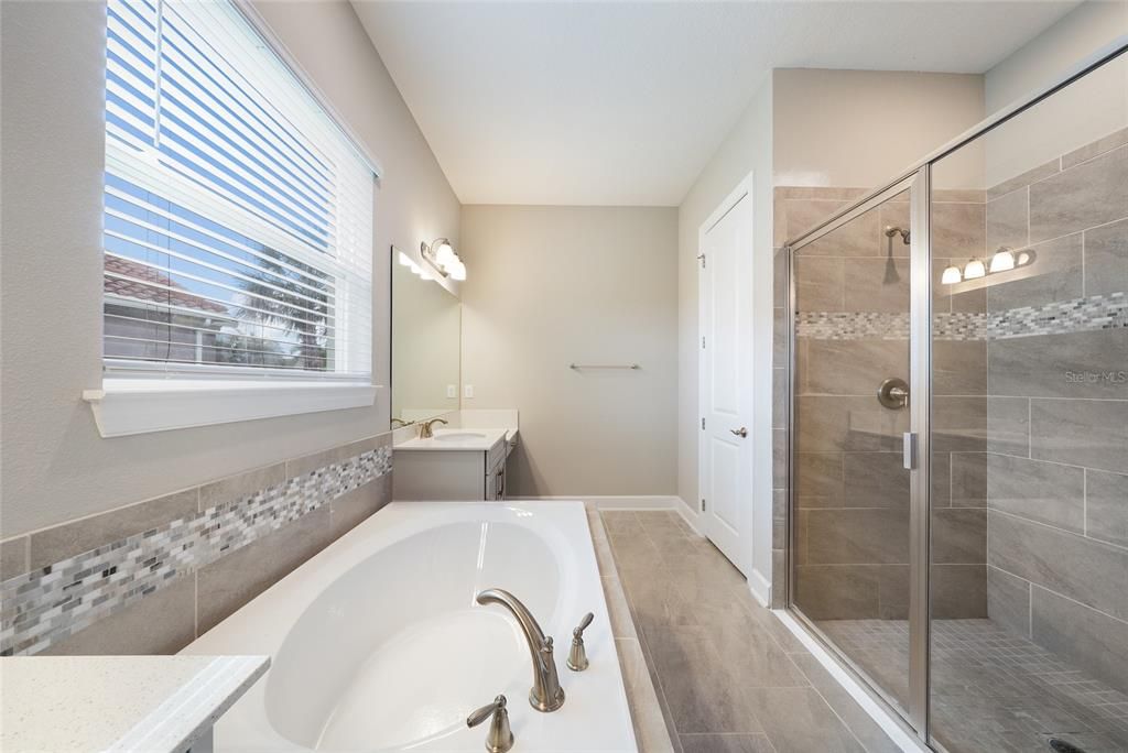 For Sale: $1,290,000 (8 beds, 4 baths, 5151 Square Feet)