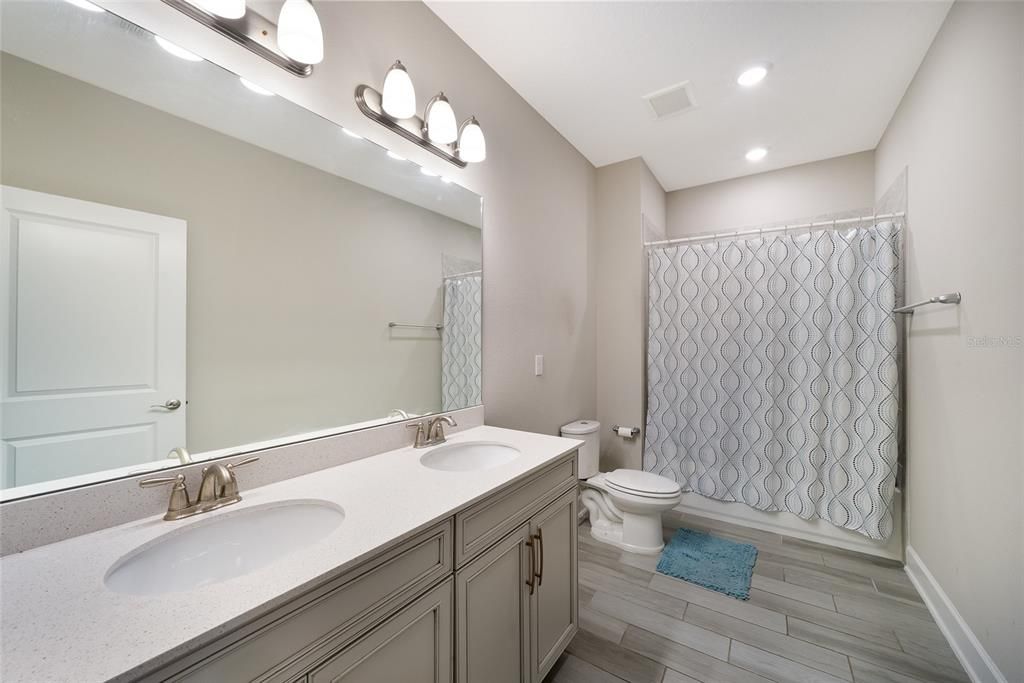 For Sale: $1,290,000 (8 beds, 4 baths, 5151 Square Feet)