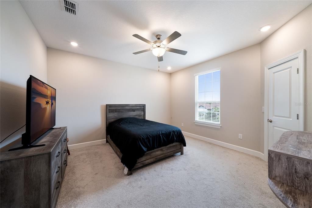 For Sale: $1,290,000 (8 beds, 4 baths, 5151 Square Feet)