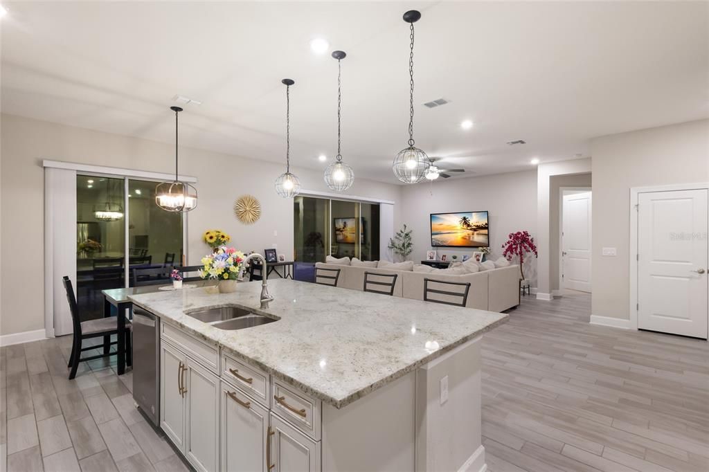 For Sale: $1,290,000 (8 beds, 4 baths, 5151 Square Feet)