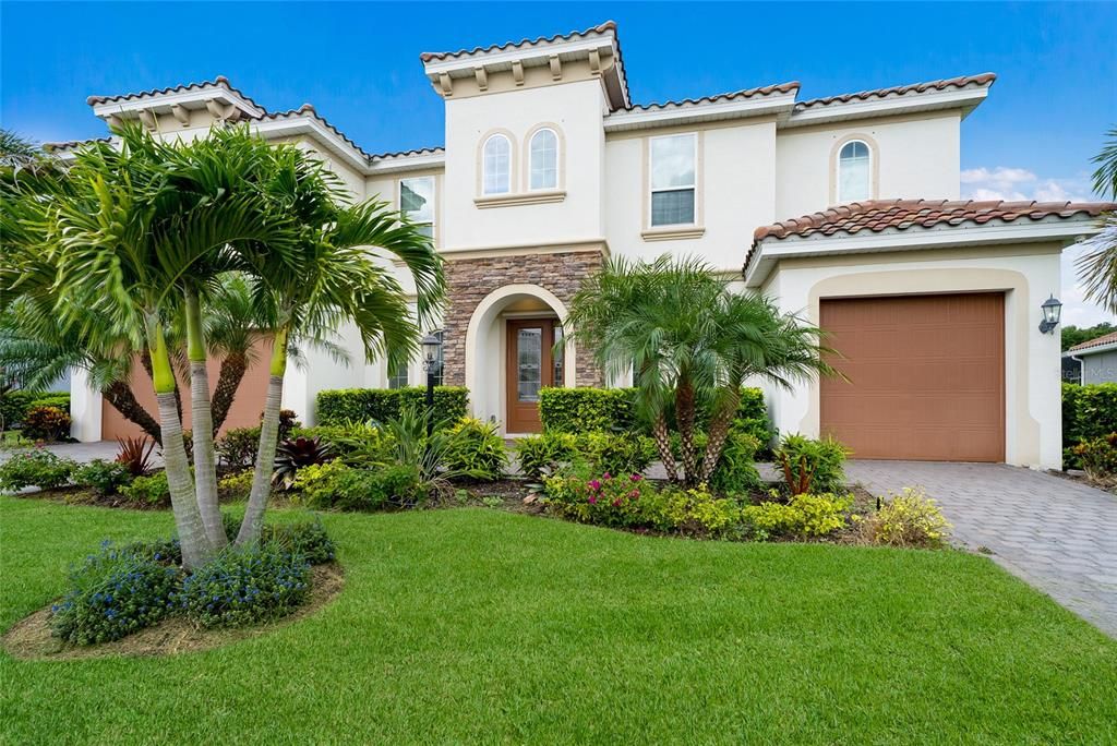 For Sale: $1,290,000 (8 beds, 4 baths, 5151 Square Feet)