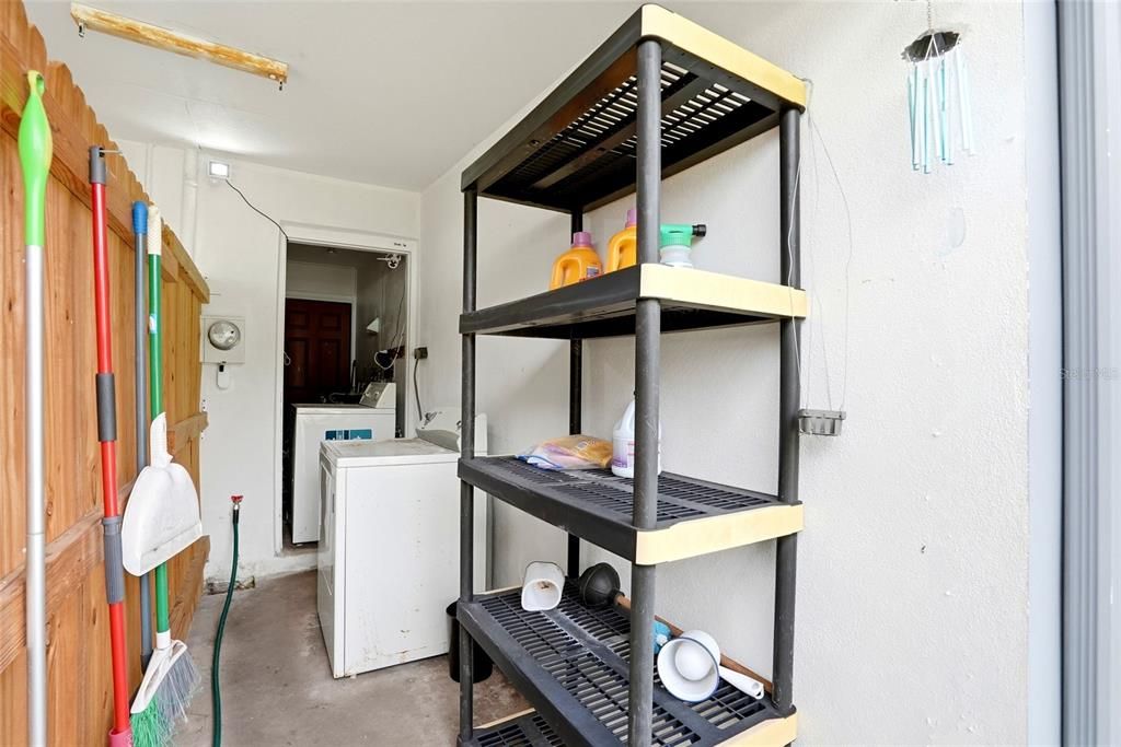 На продажу: $650,000 (6 спален, 0 ванн, 1901 Квадратных фут)