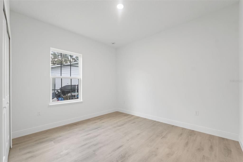 For Rent: $1,900 (4 beds, 2 baths, 1776 Square Feet)