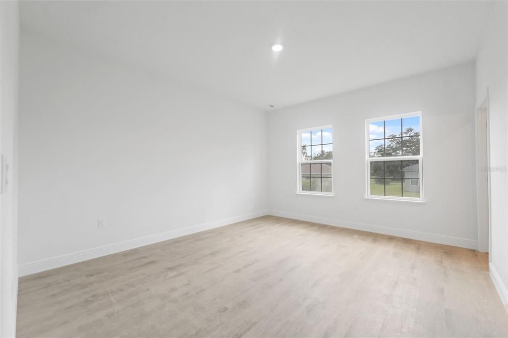 For Rent: $1,900 (4 beds, 2 baths, 1776 Square Feet)
