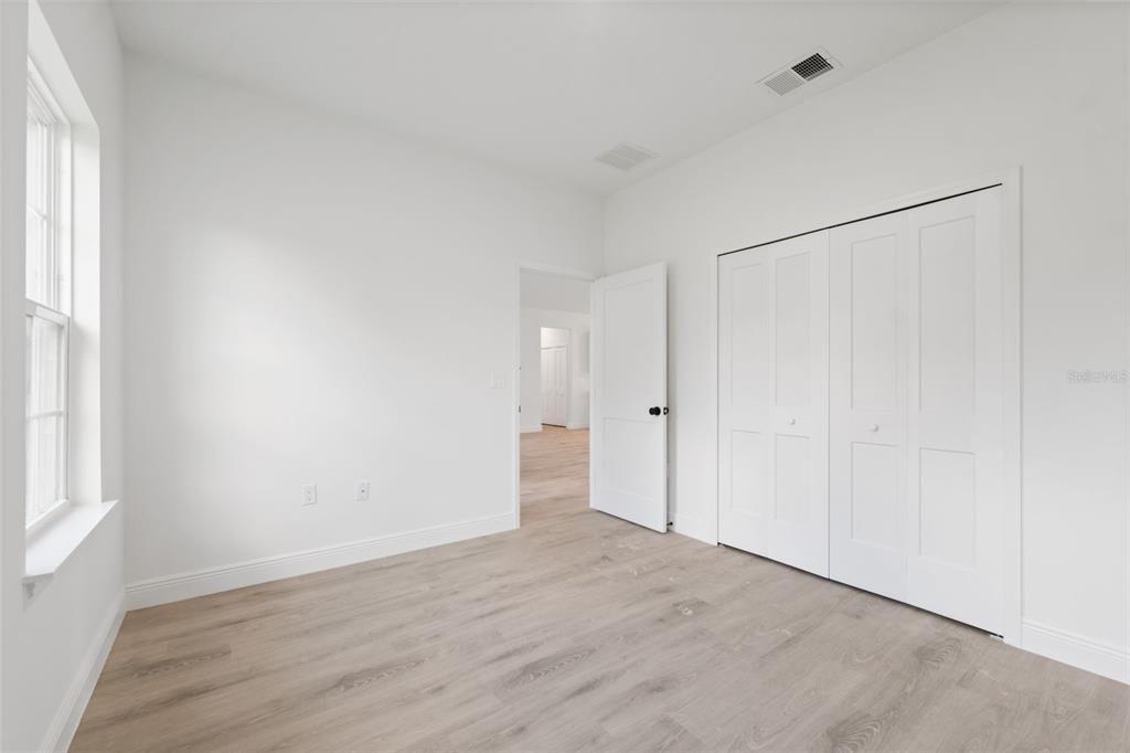 For Rent: $1,900 (4 beds, 2 baths, 1776 Square Feet)