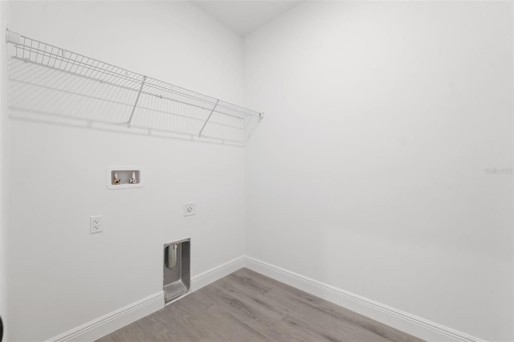 For Rent: $1,900 (4 beds, 2 baths, 1776 Square Feet)