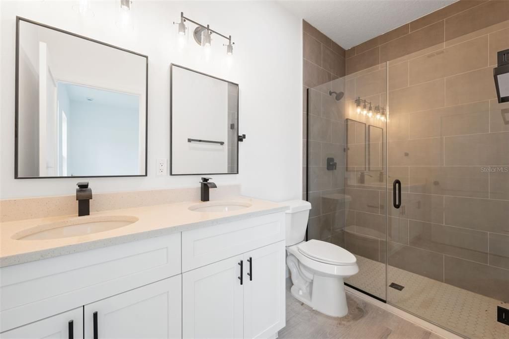 For Rent: $1,900 (4 beds, 2 baths, 1776 Square Feet)