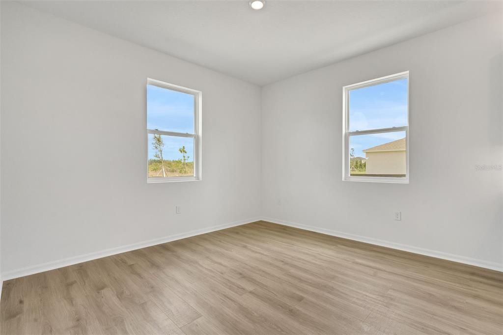 En Venta: $349,990 (4 camas, 3 baños, 2519 Pies cuadrados)