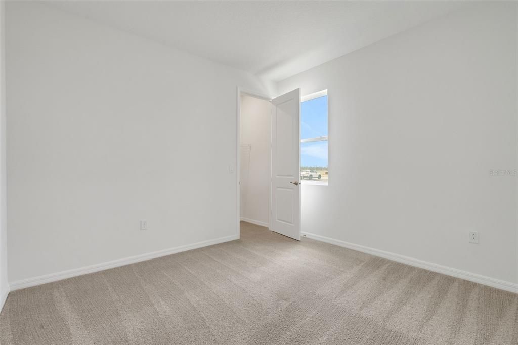 En Venta: $349,990 (4 camas, 3 baños, 2519 Pies cuadrados)