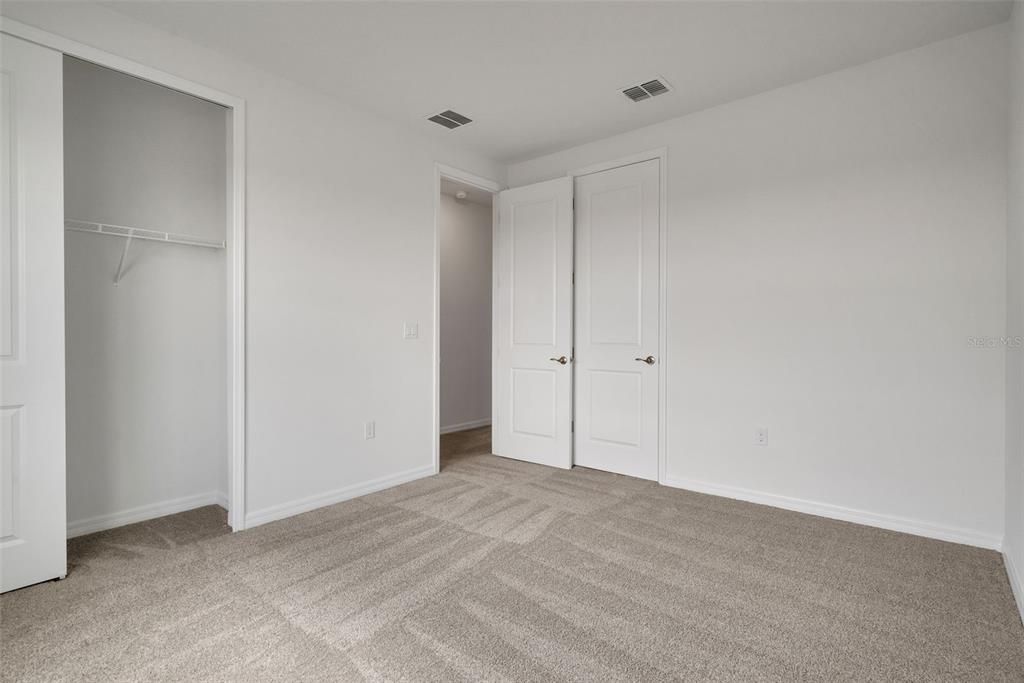 En Venta: $349,990 (4 camas, 3 baños, 2519 Pies cuadrados)