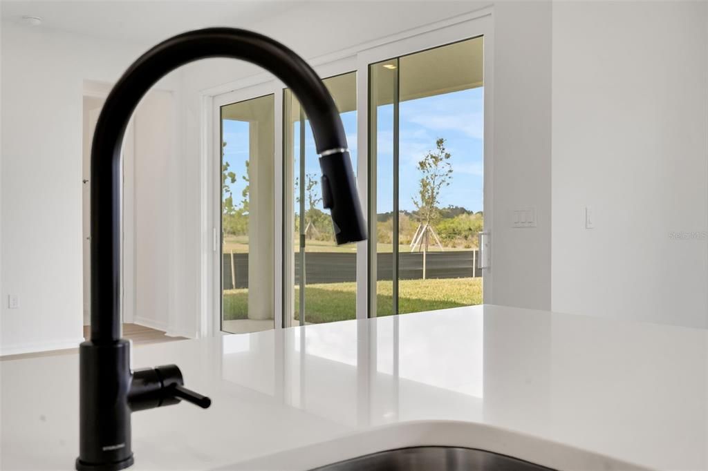 En Venta: $349,990 (4 camas, 3 baños, 2519 Pies cuadrados)