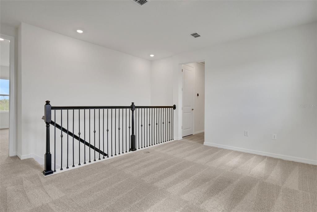 En Venta: $349,990 (4 camas, 3 baños, 2519 Pies cuadrados)