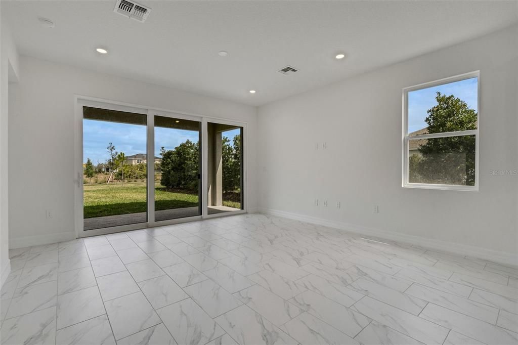 For Sale: $364,990 (4 beds, 3 baths, 2111 Square Feet)