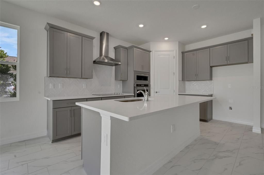 For Sale: $364,990 (4 beds, 3 baths, 2111 Square Feet)