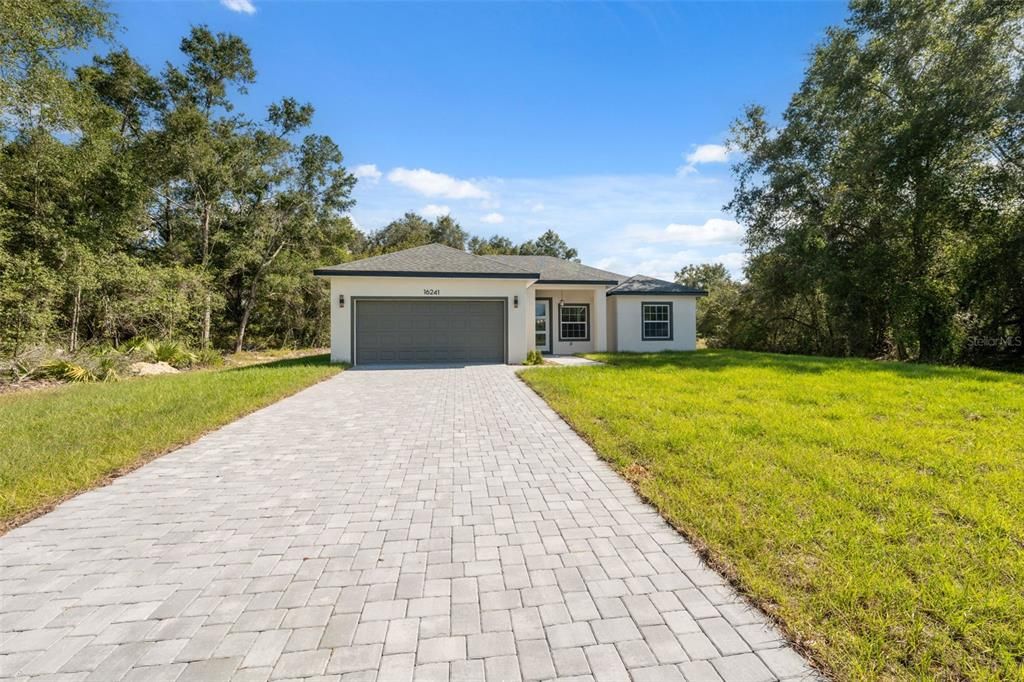 В аренду: $1,900 (4 спален, 2 ванн, 1742 Квадратных фут)