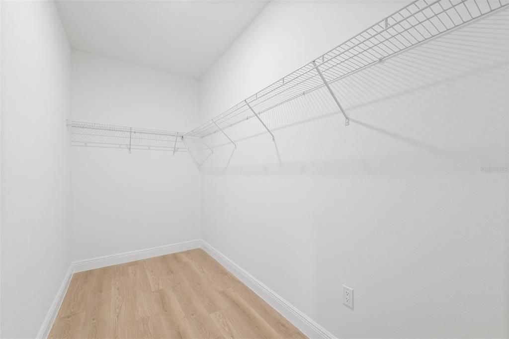 В аренду: $1,900 (4 спален, 2 ванн, 1742 Квадратных фут)