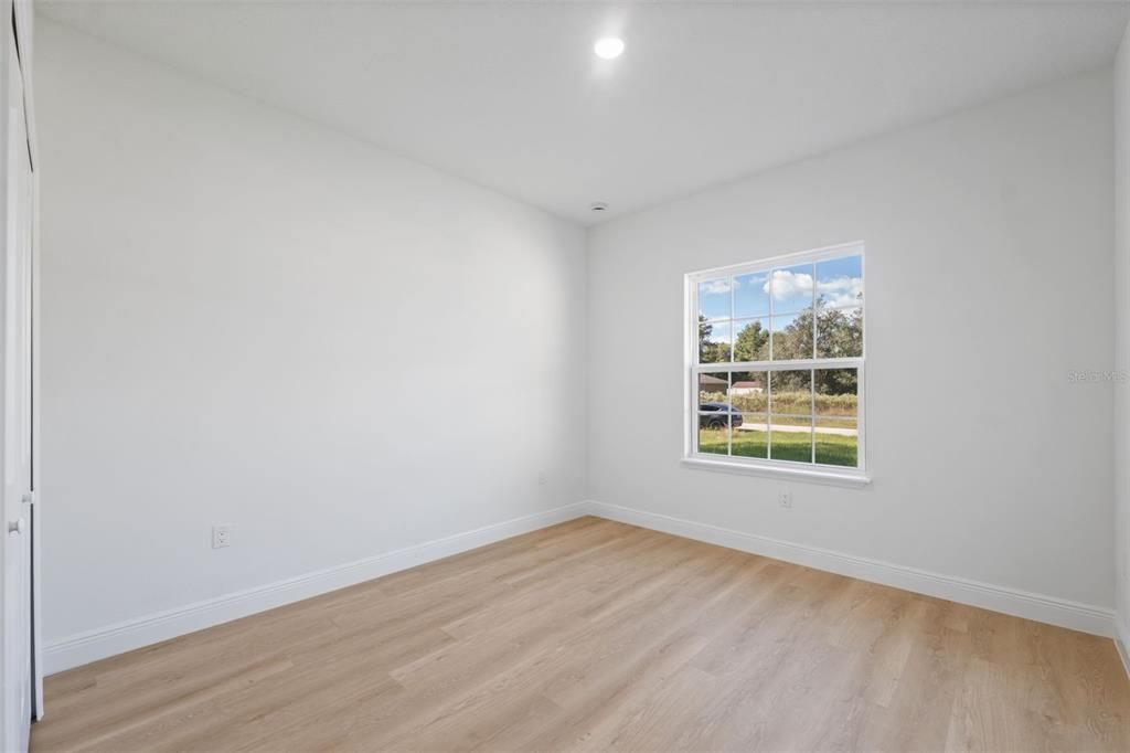 В аренду: $1,900 (4 спален, 2 ванн, 1742 Квадратных фут)