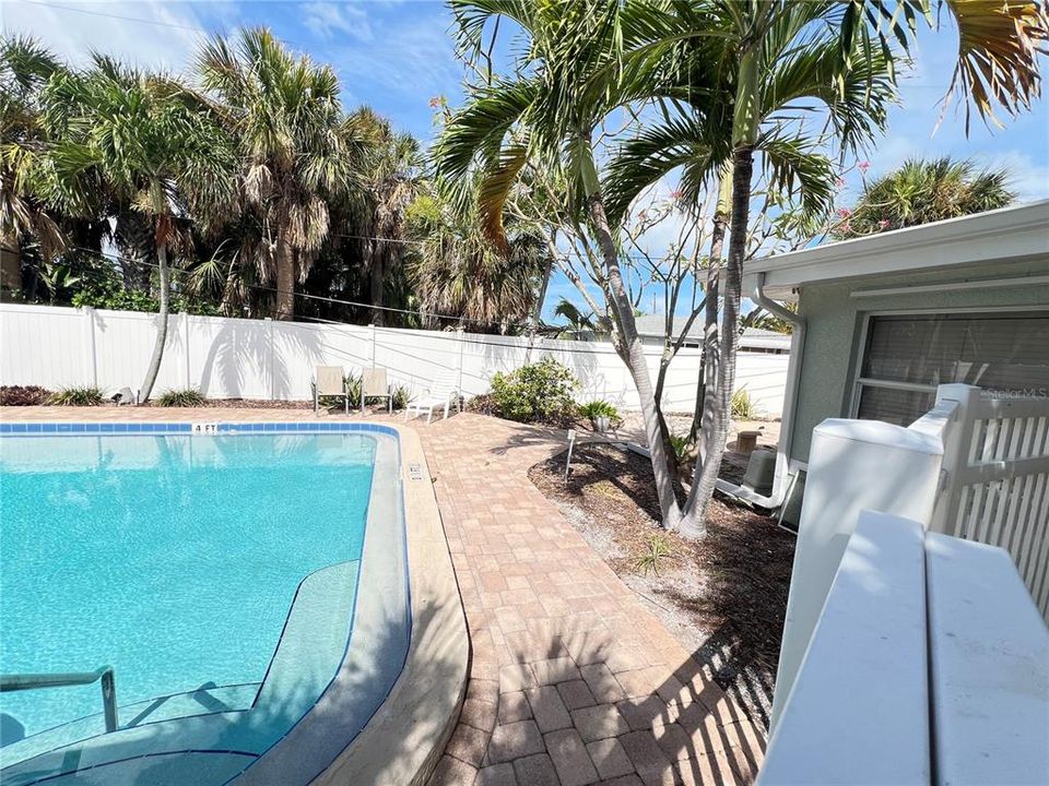 For Rent: $1,600 (1 beds, 1 baths, 573 Square Feet)