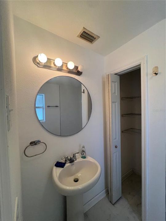 For Rent: $1,600 (1 beds, 1 baths, 573 Square Feet)