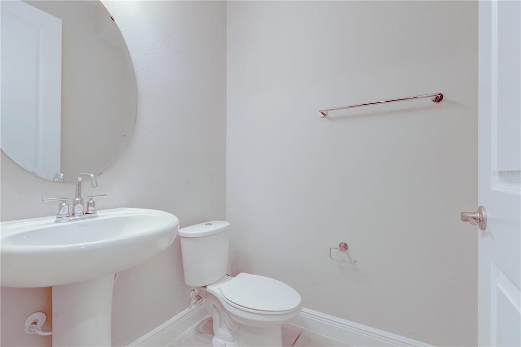 For Sale: $550,000 (4 beds, 2 baths, 2082 Square Feet)