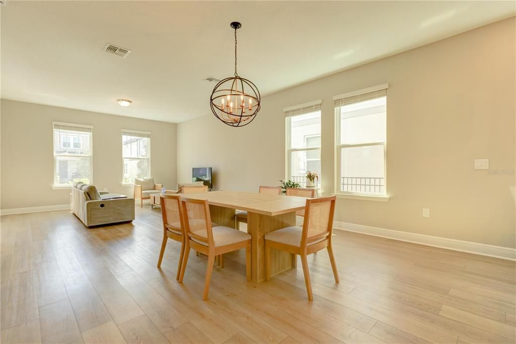 For Sale: $550,000 (4 beds, 2 baths, 2082 Square Feet)