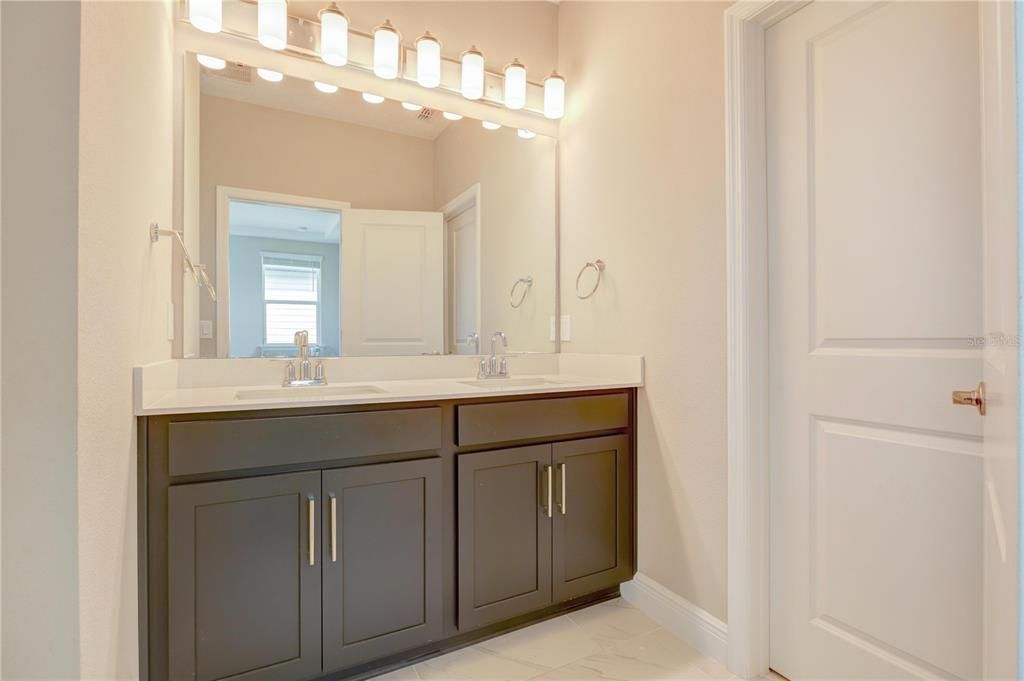 For Sale: $550,000 (4 beds, 2 baths, 2082 Square Feet)