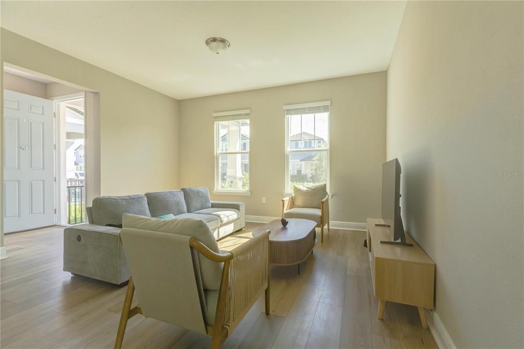 For Sale: $550,000 (4 beds, 2 baths, 2082 Square Feet)