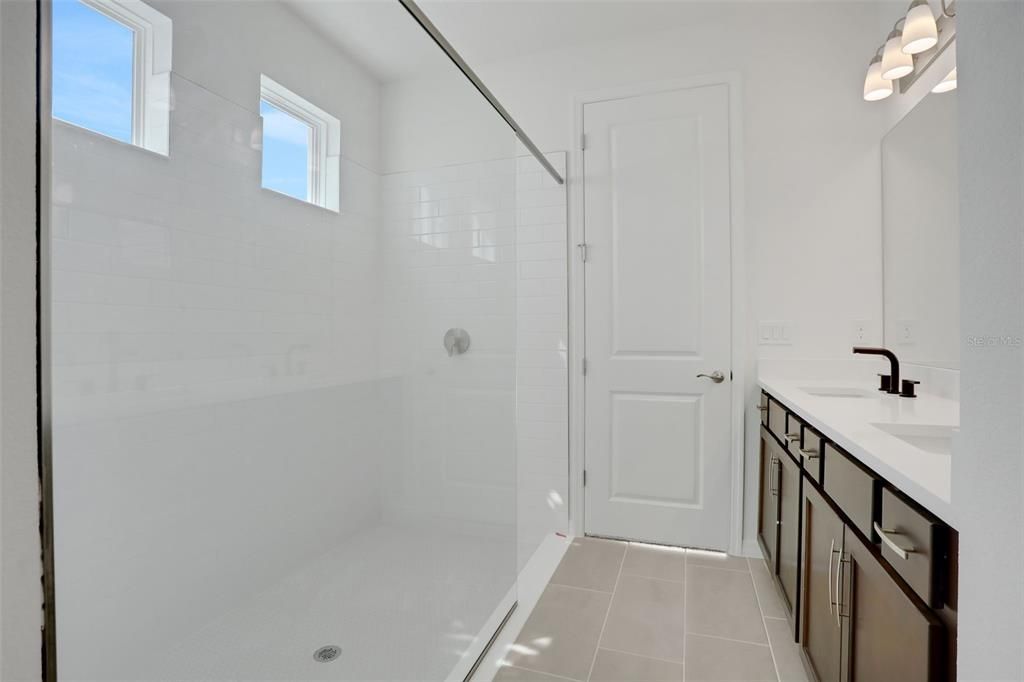 En Venta: $349,990 (4 camas, 2 baños, 2103 Pies cuadrados)